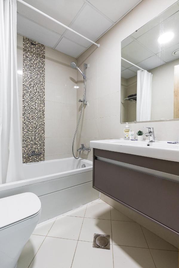 Lovely Unit With Marina View Villa Dubai Exteriör bild