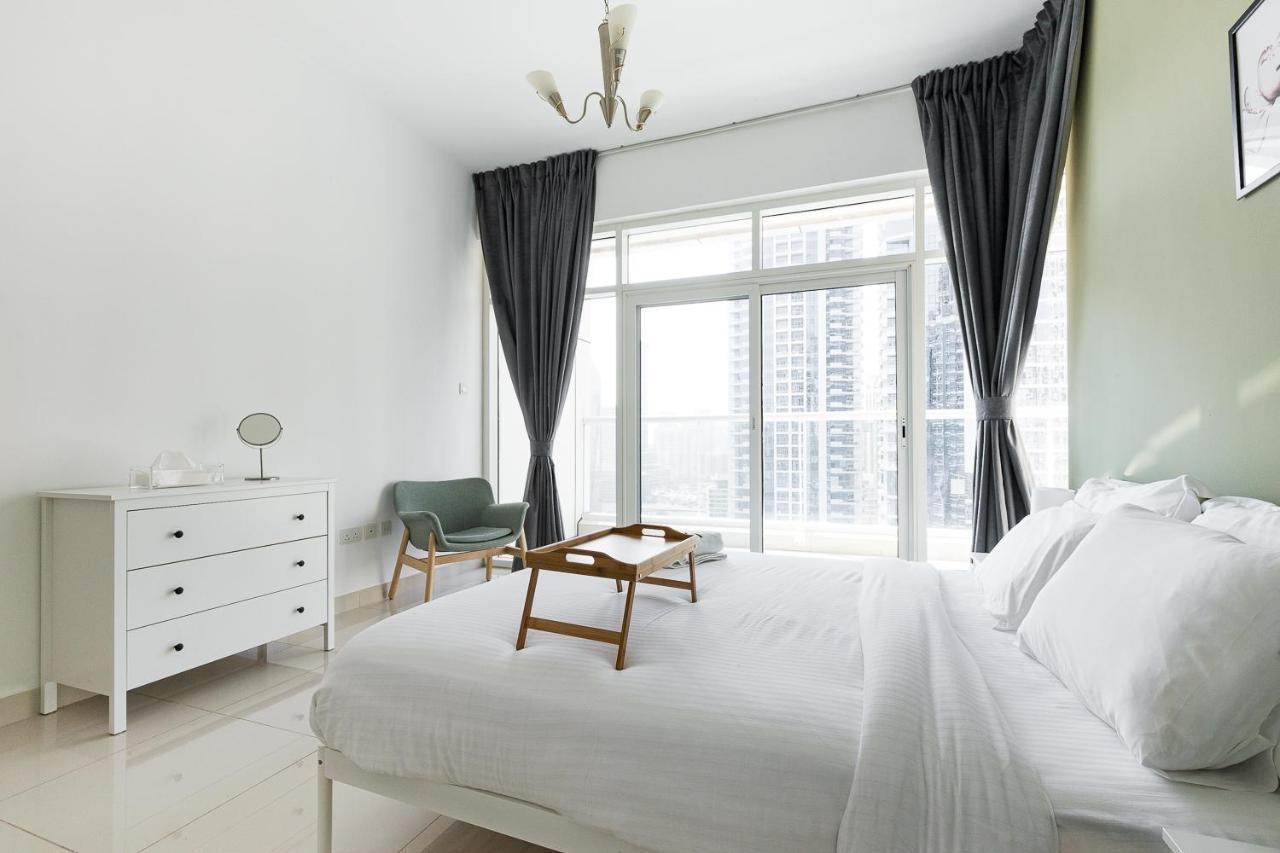 Lovely Unit With Marina View Villa Dubai Exteriör bild