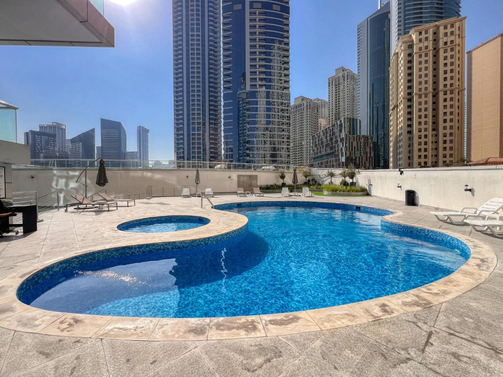 Lovely Unit With Marina View Villa Dubai Exteriör bild
